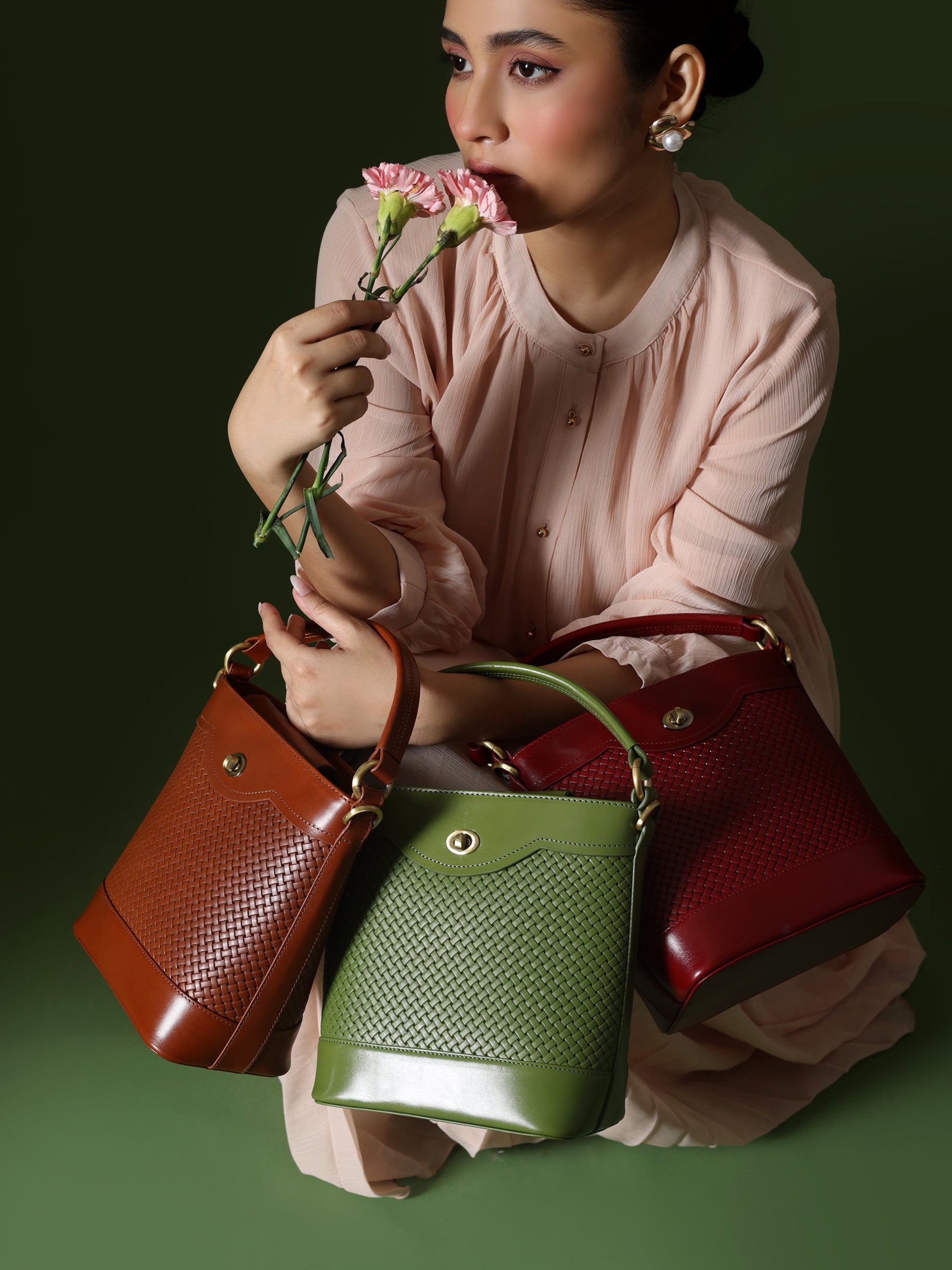 Handcrafted Woven Vegetable Tanned Leather Portobello Bucket Bag Cognac for Women Tan & Loom