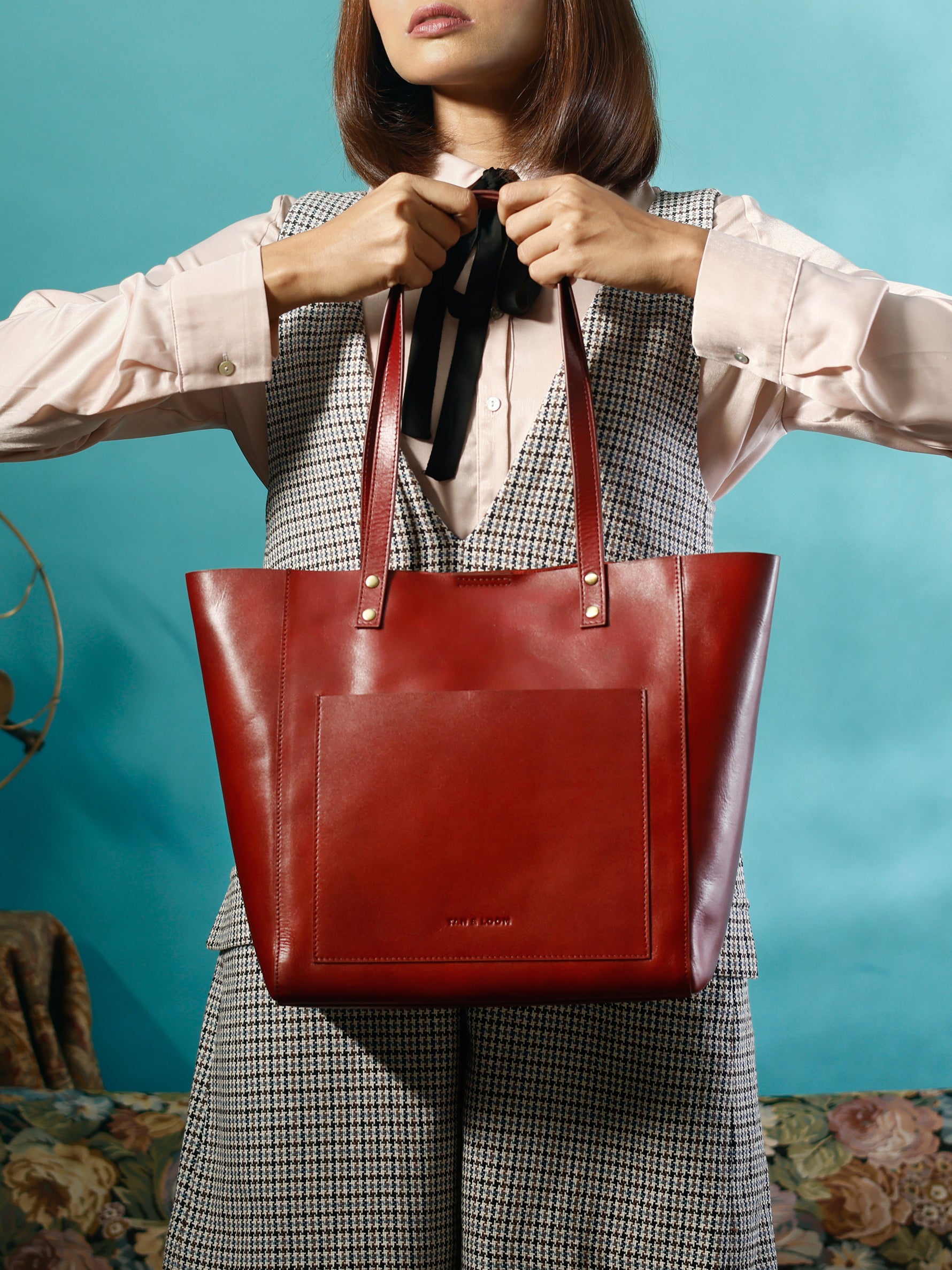 Handcrafted Genuine Vegetable Tanned Leather Old Fashioned Tote Regular Burgundy for Women Tan & Loom