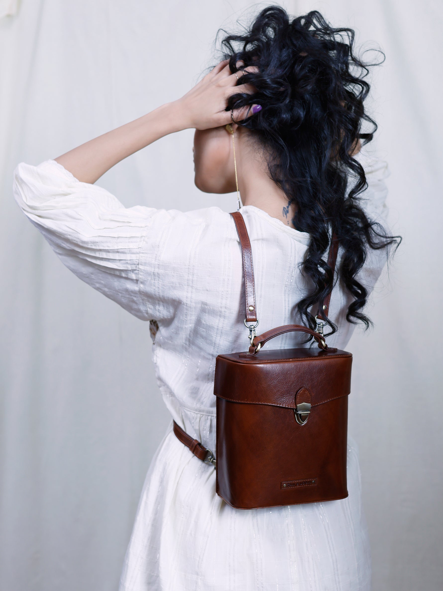 Handcrafted Genuine Vegetable Tanned Leather Letter Box Backpack Vintage Brown for Women Tan & Loom
