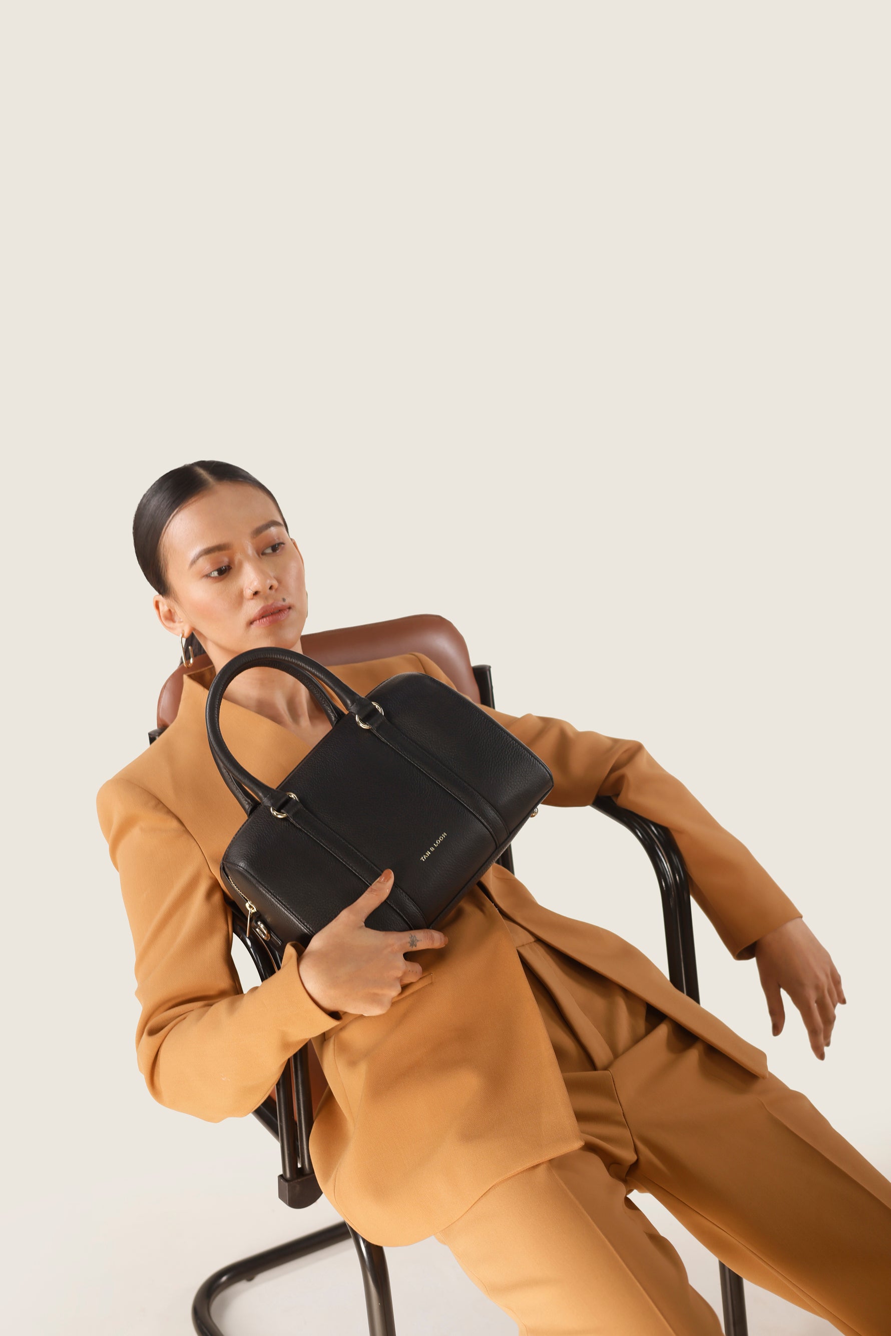 Handcrafted genuine leather boston bag for women Classic Black