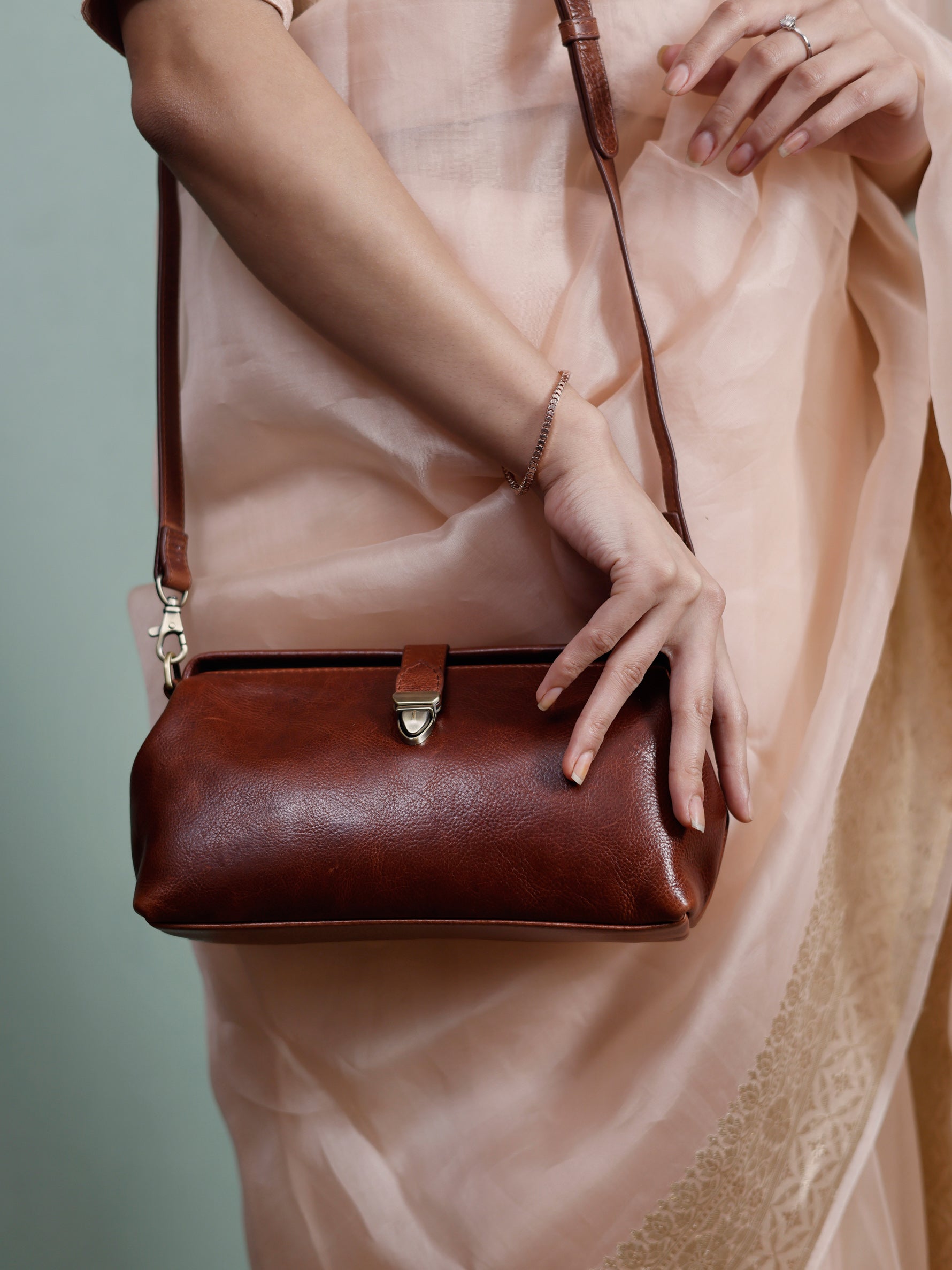 Handcrafted Genuine Vegetable Tanned Leather Doctor's Sling Bag Vintage Brown for Women Tan & Loom