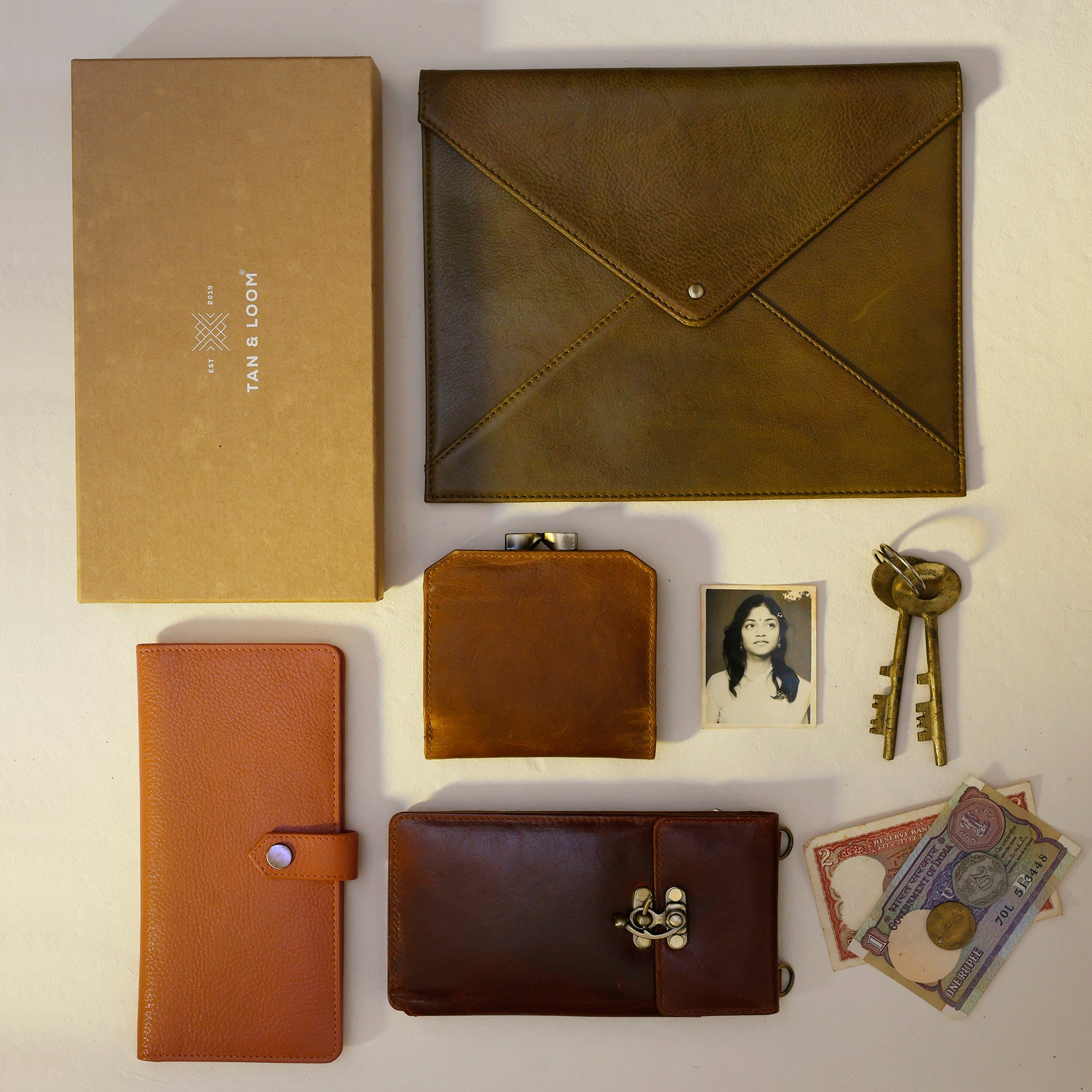 Handcrafted Premium Vegetable Tanned Leather Small Leather Goods for Women Tan & Loom
