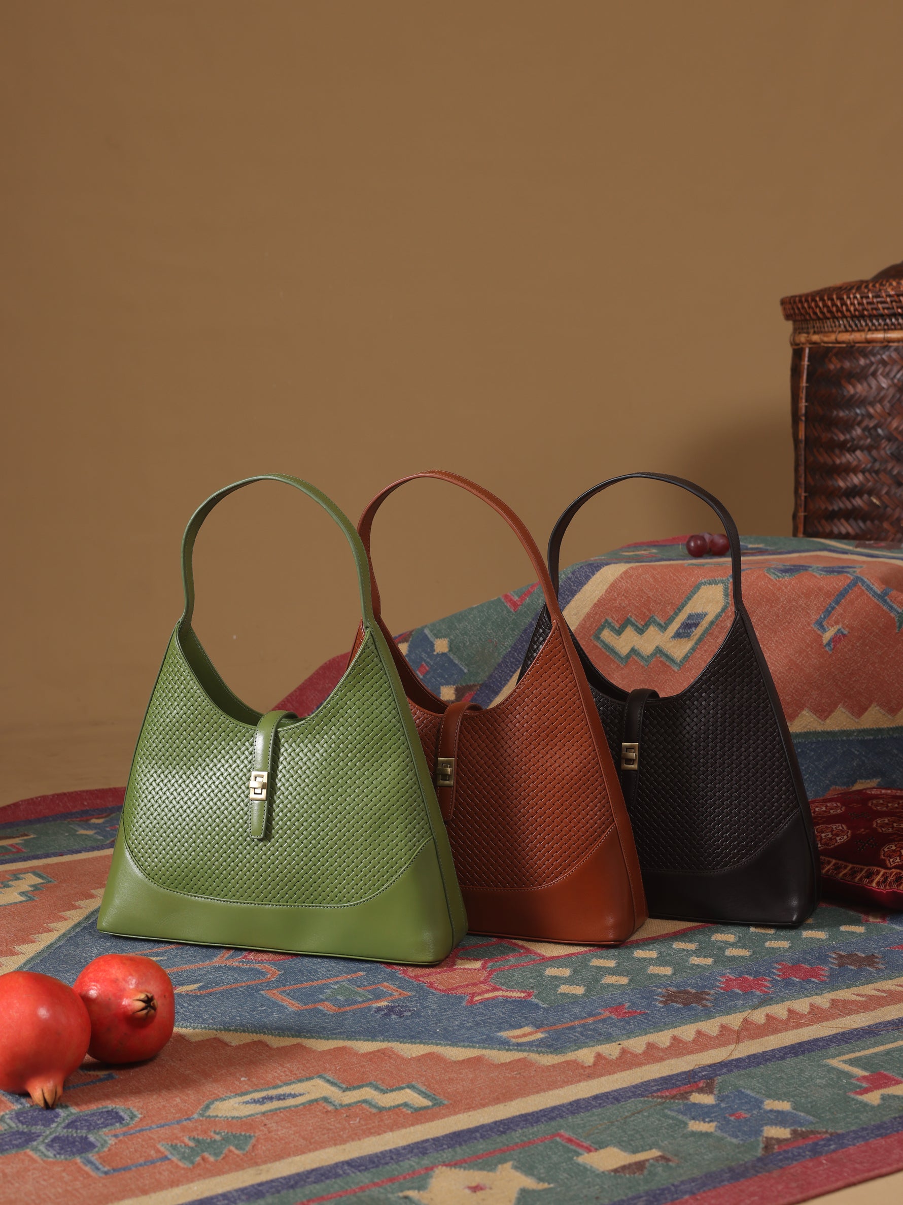 Handcrafted Woven Vegetable Tanned Leather Marrakesh Hobo Warm Black for Women Tan & Loom