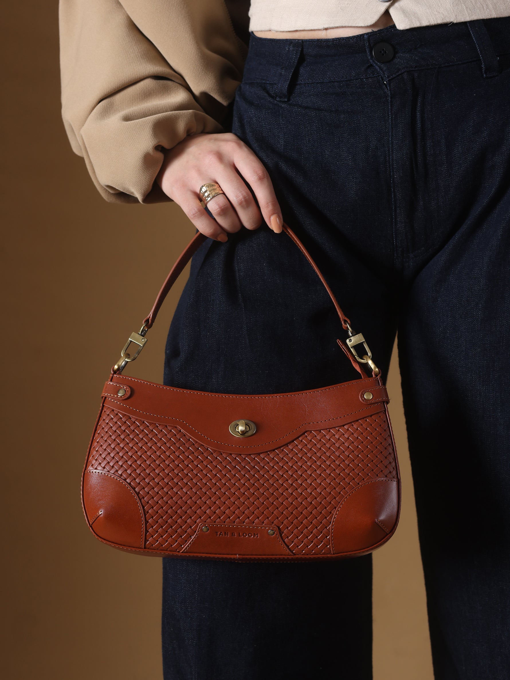 Handcrafted Woven Vegetable Tanned Leather Brooklyn Baguette Cognac for Women Tan & Loom