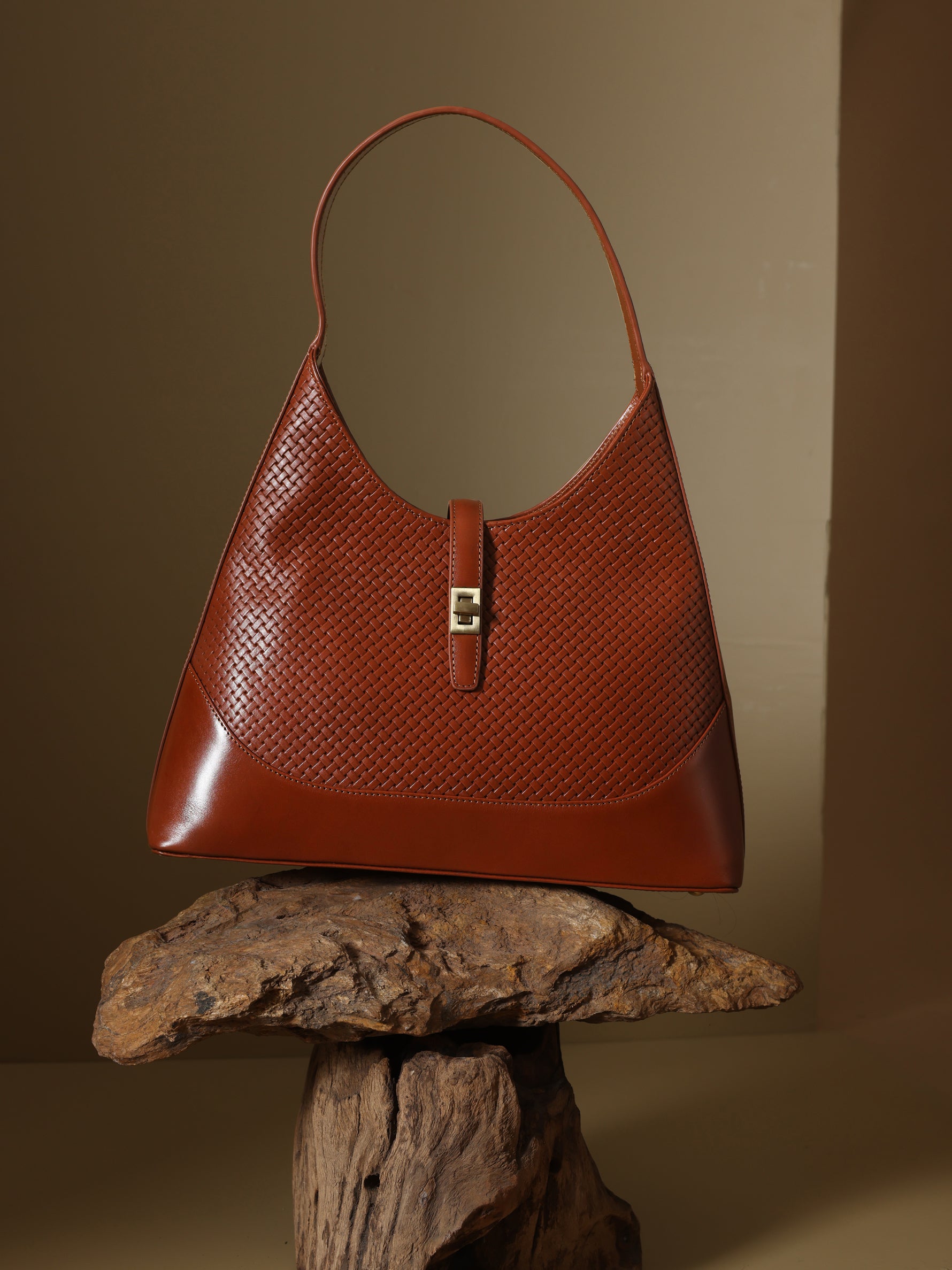 Handcrafted Woven Vegetable Tanned Leather Marrakesh Hobo Cognac for Women Tan & Loom