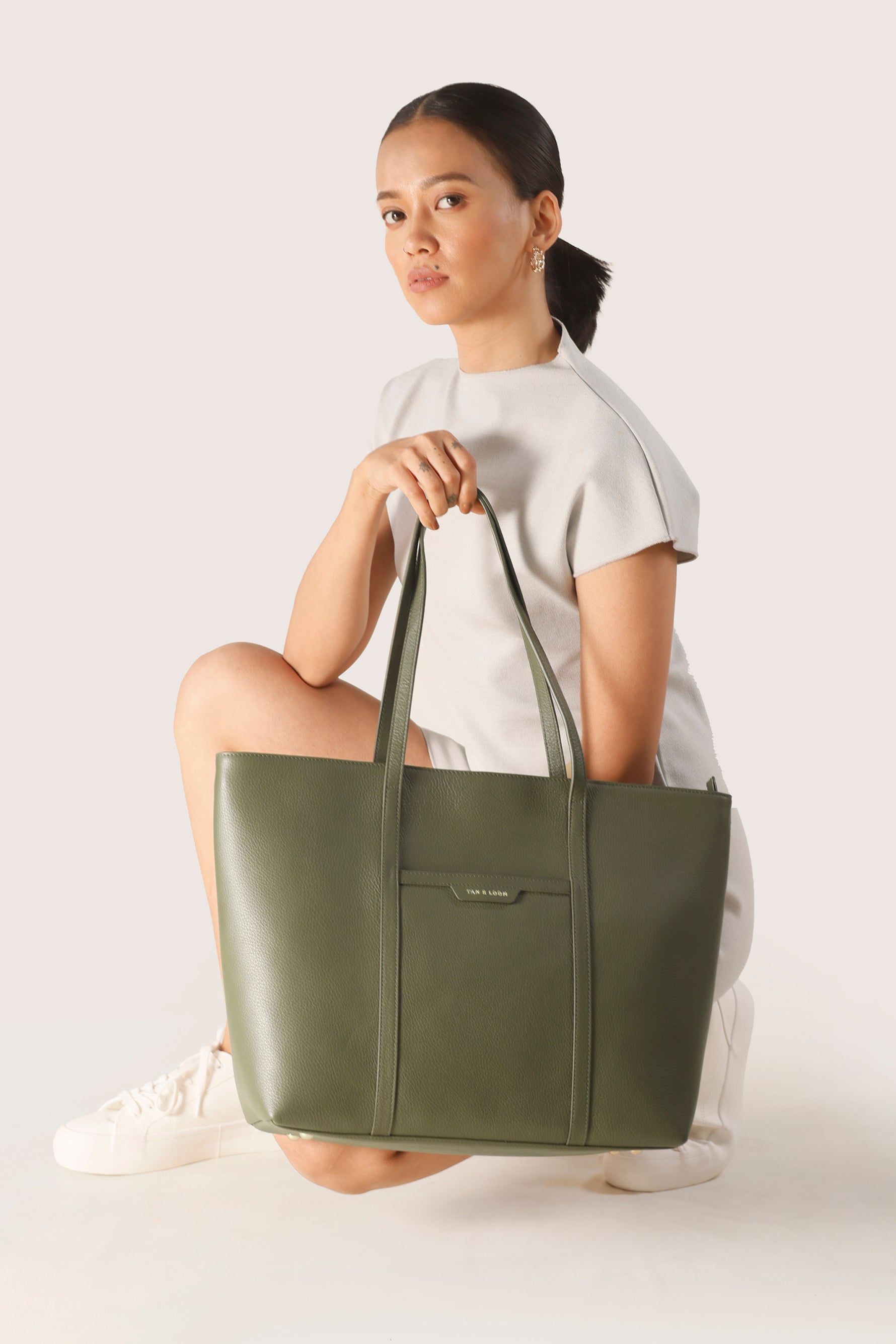 Handcrafted genuine leather 365 days tote bag for women Olive green