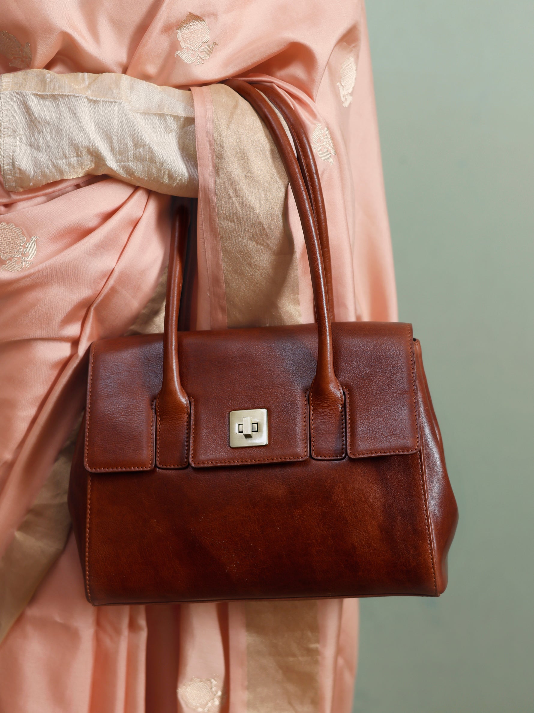 Handcrafted Genuine Vegetable Tanned Leather Maharani Handbag Vintage Brown for Women Tan & Loom